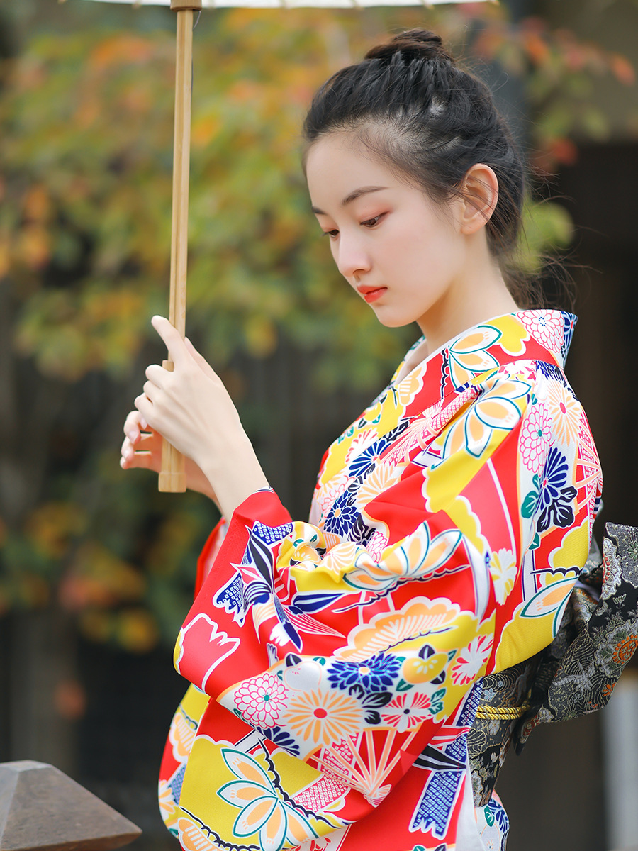 Kimono Tradizionale Giapponese - Women'S Formal Traditional Wear recensione e prezzo